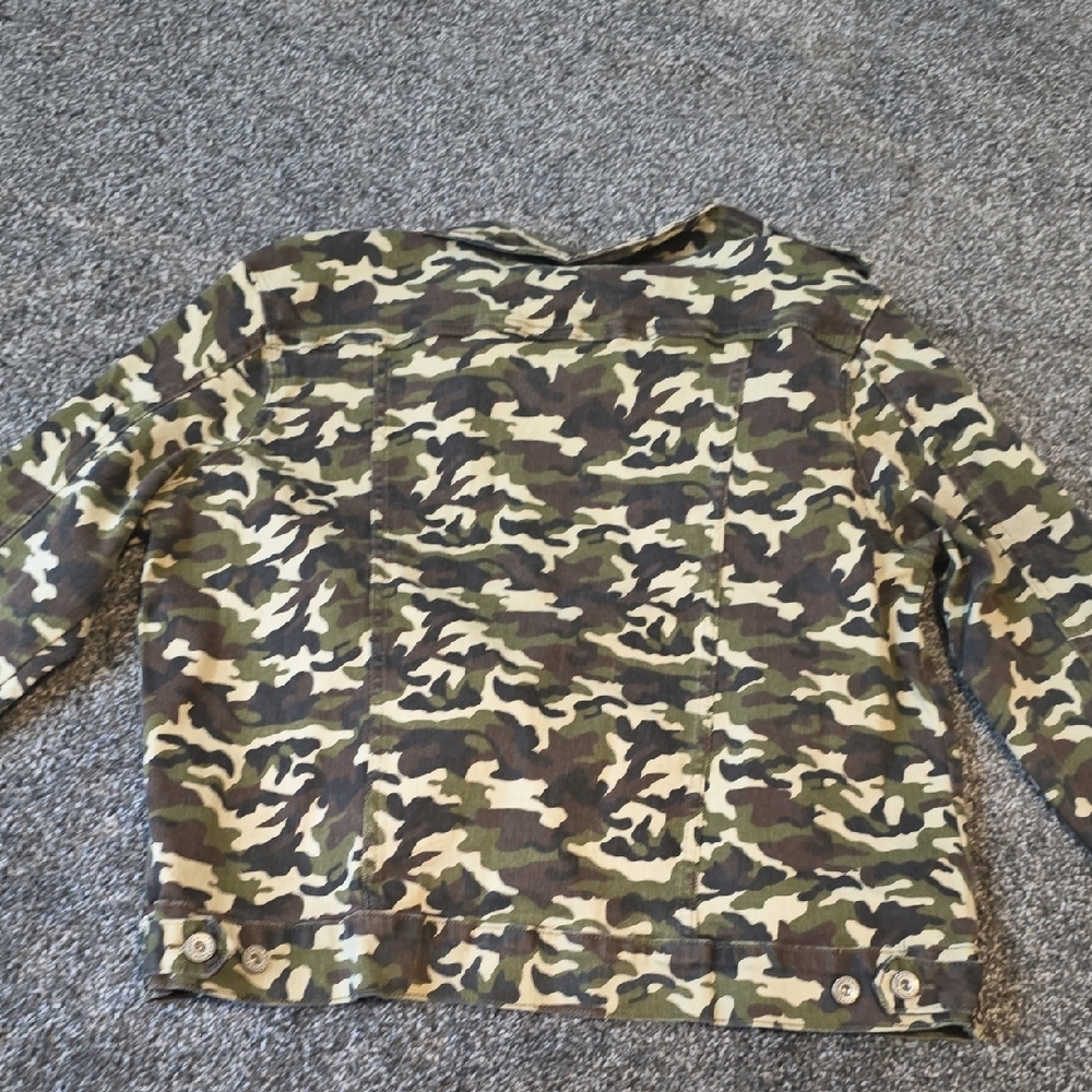Camouflage Jean Jacket - Picture 6 of 6